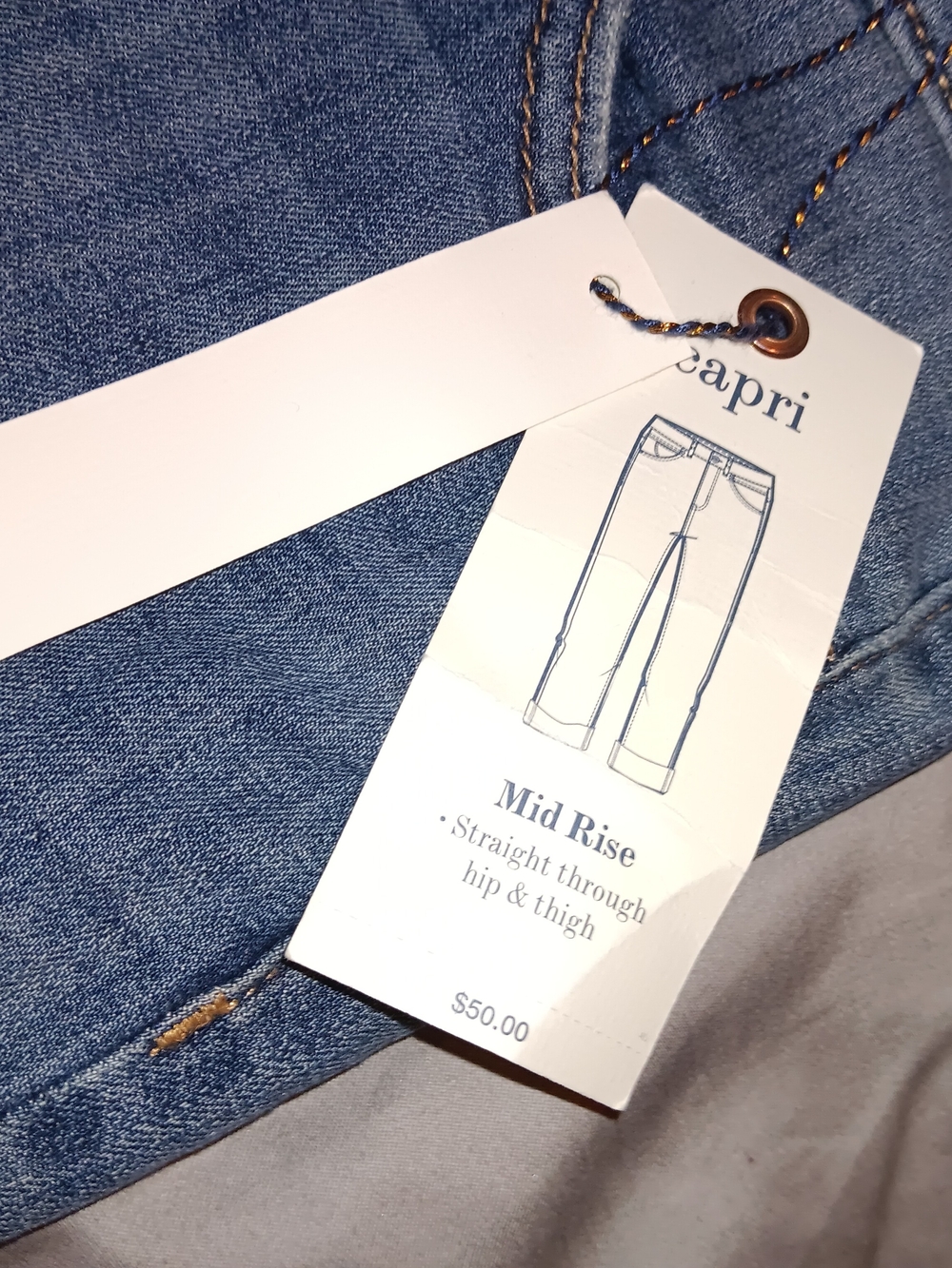 Simply Vera Wang Mid-Rise Capri Jeans — Classic Medium Wash - Picture 4 of 5